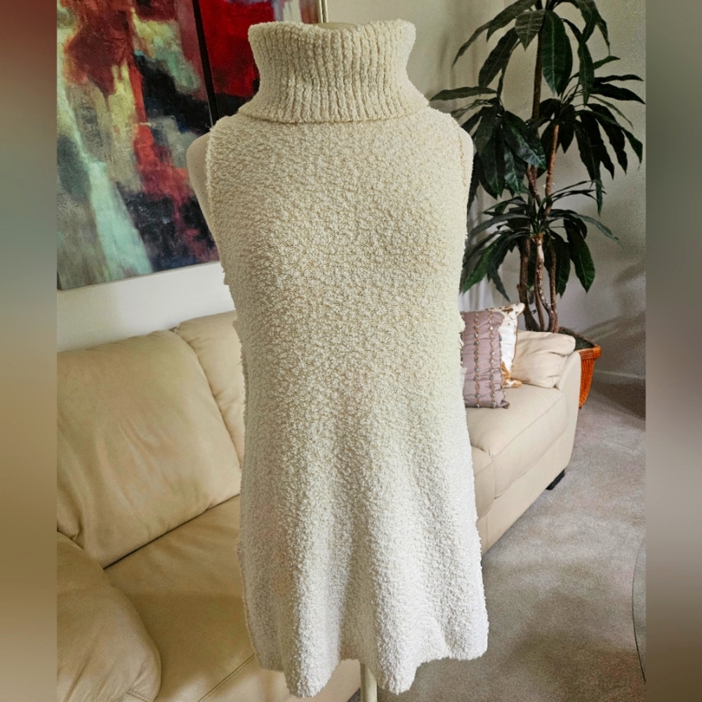 NWT UMGEE Cream Sleeveless Turtleneck Sweater Dress / Tunic With Side Cu…